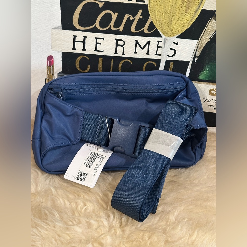 🔥 NWT Lululemon Athletica Everyday Belt Bag Size XL - Picture 5 of 8